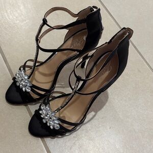 Badgley Mischka Glamorous Black Satin Rhinestone T-Strap Evening Heels size 7